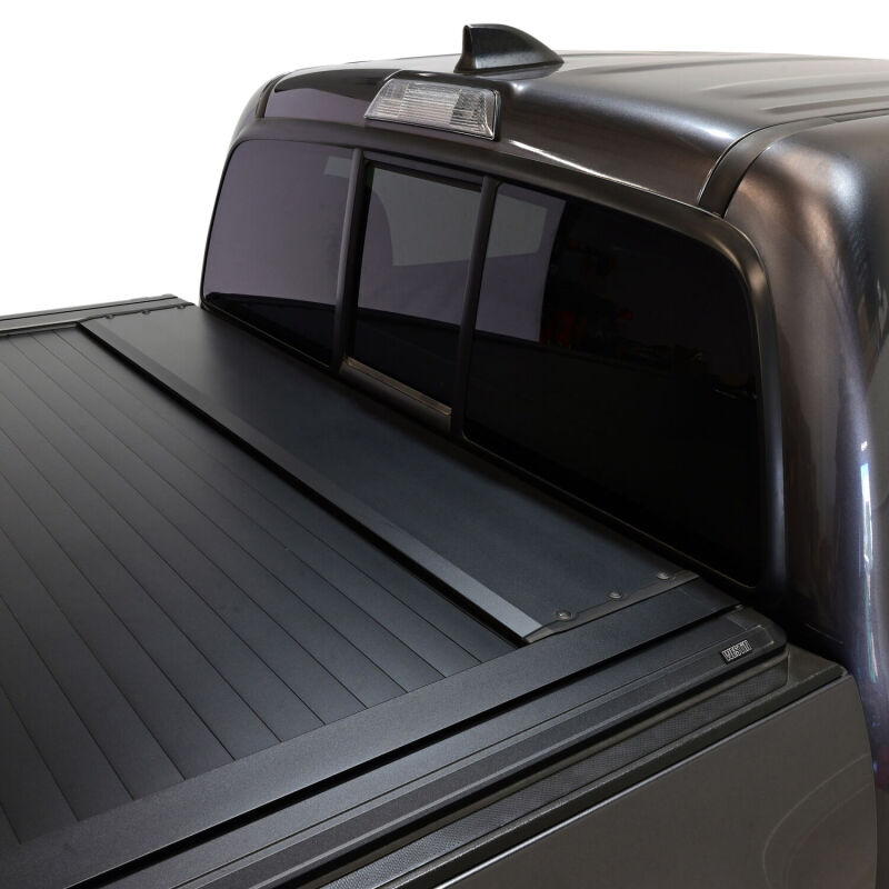Westin 16-23 Toyota Tacoma 5ft 5in Bed Manual Retractable Tonneau Cover - Black