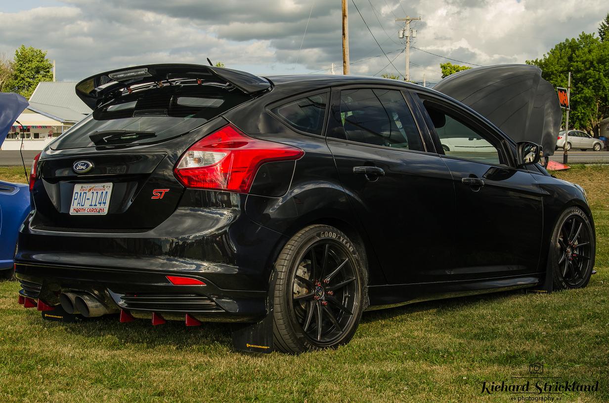 2013-2018 Ford Focus ST Diffuser Fins (6-Pack)