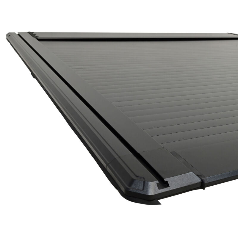 Westin 17-26 Ford F-250/F-350/F-450/F-550 SD 6ft 10in Bed Manual Retractable Tonneau Cover - Black