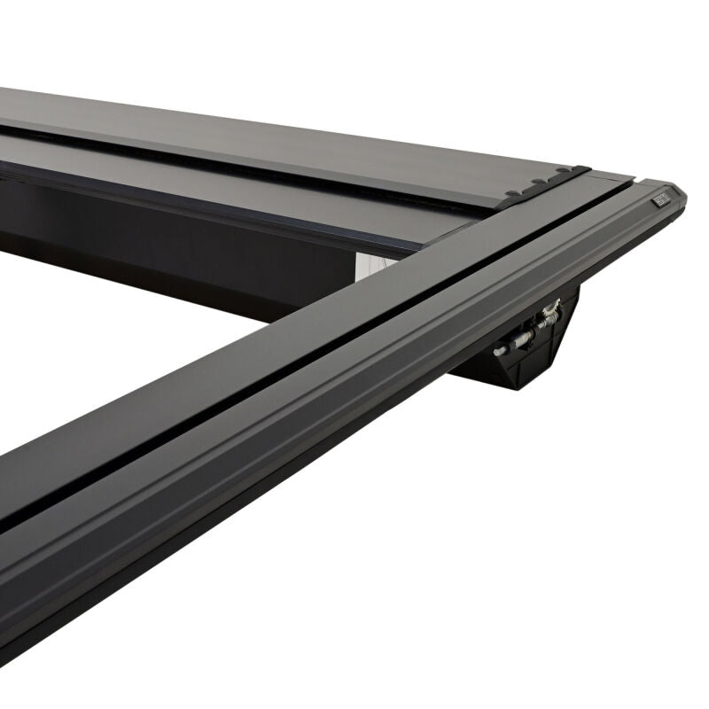 Westin 19-26 GM Silverado/Sierra 1500 5ft 8in Bed Manual Retractable Tonneau Cover - Black