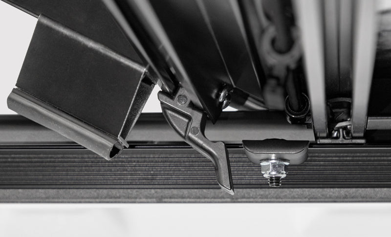 Access LOMAX Tri-Fold Cover 2020+ Chevy/GMC 2500/3500 - 6ft 8in Bed(w/o Bedside Storage)